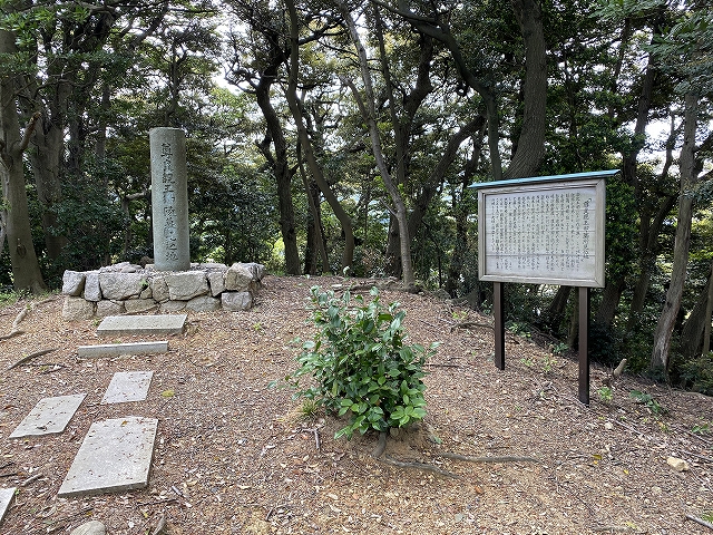 金ヶ崎城跡　墓所