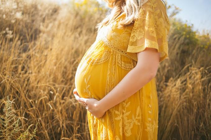 臨月の妊婦がコロナ感染。緊急帝王切開での出産を記録したブログ